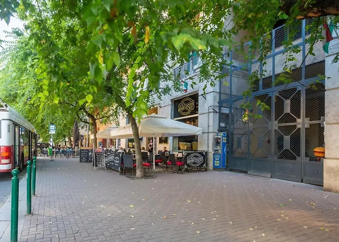 Super - New And Luxy - Quiet Sleep * Budapest